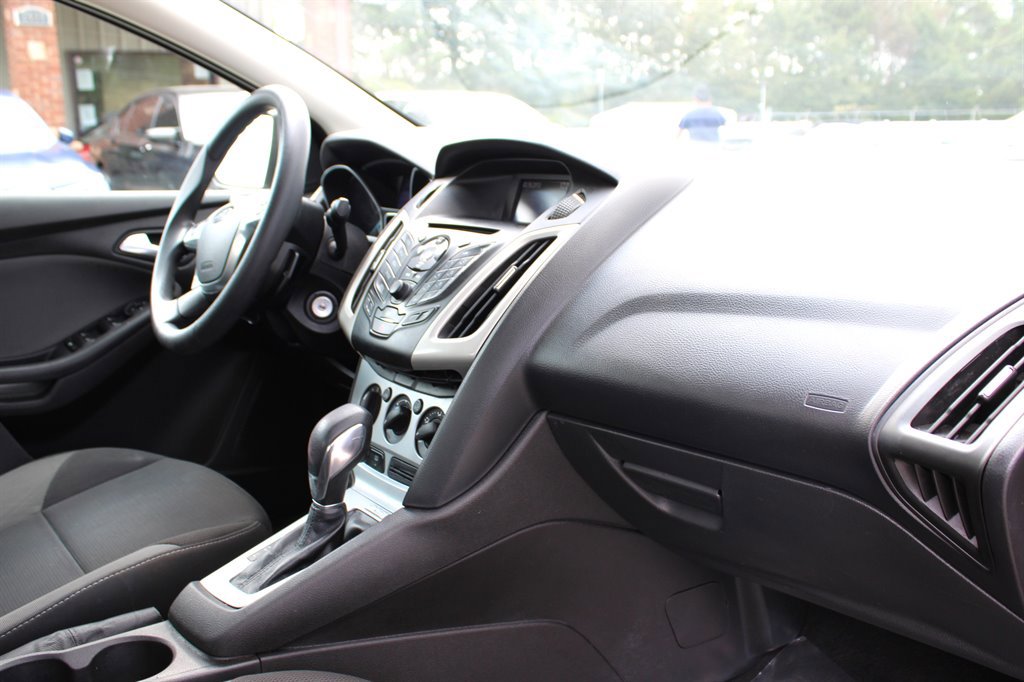 Used 2013 Ford Focus SE image 17