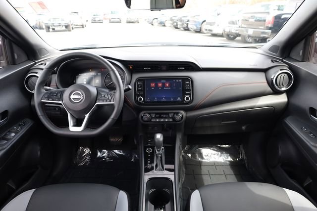 Used 2023 Nissan Kicks SR w/ SR Premium Package image 16