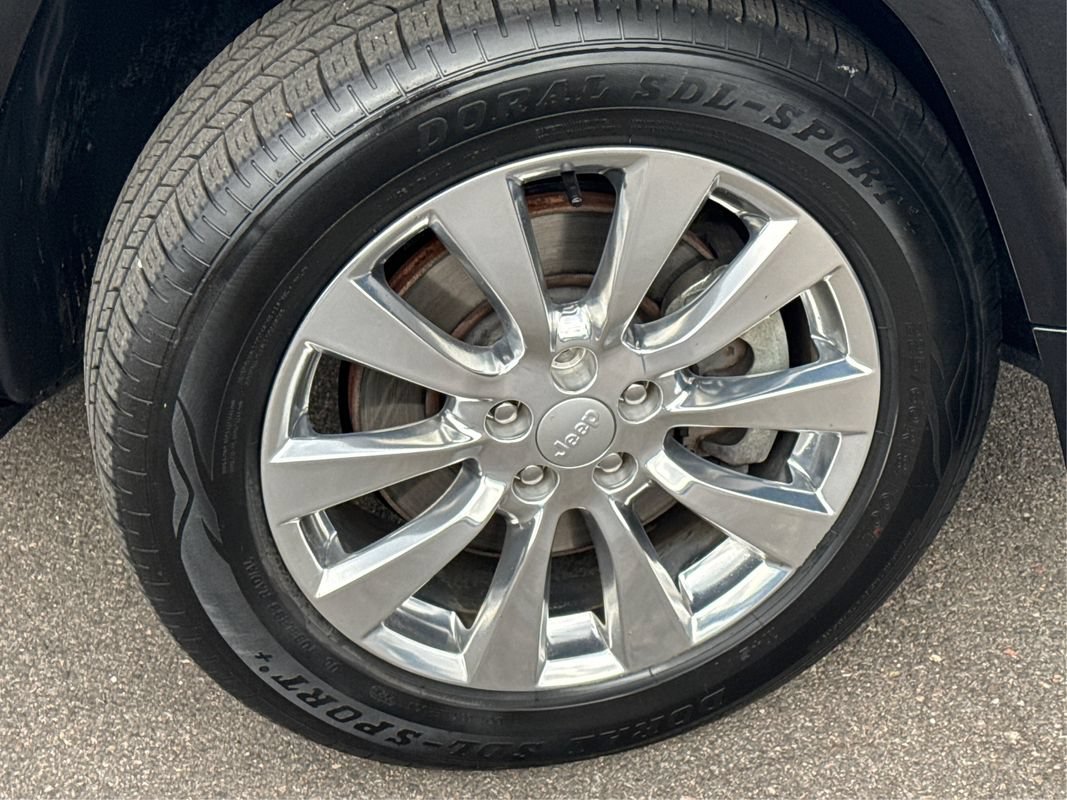 Used 2018 Jeep Cherokee Overland AWD/4WD image 26