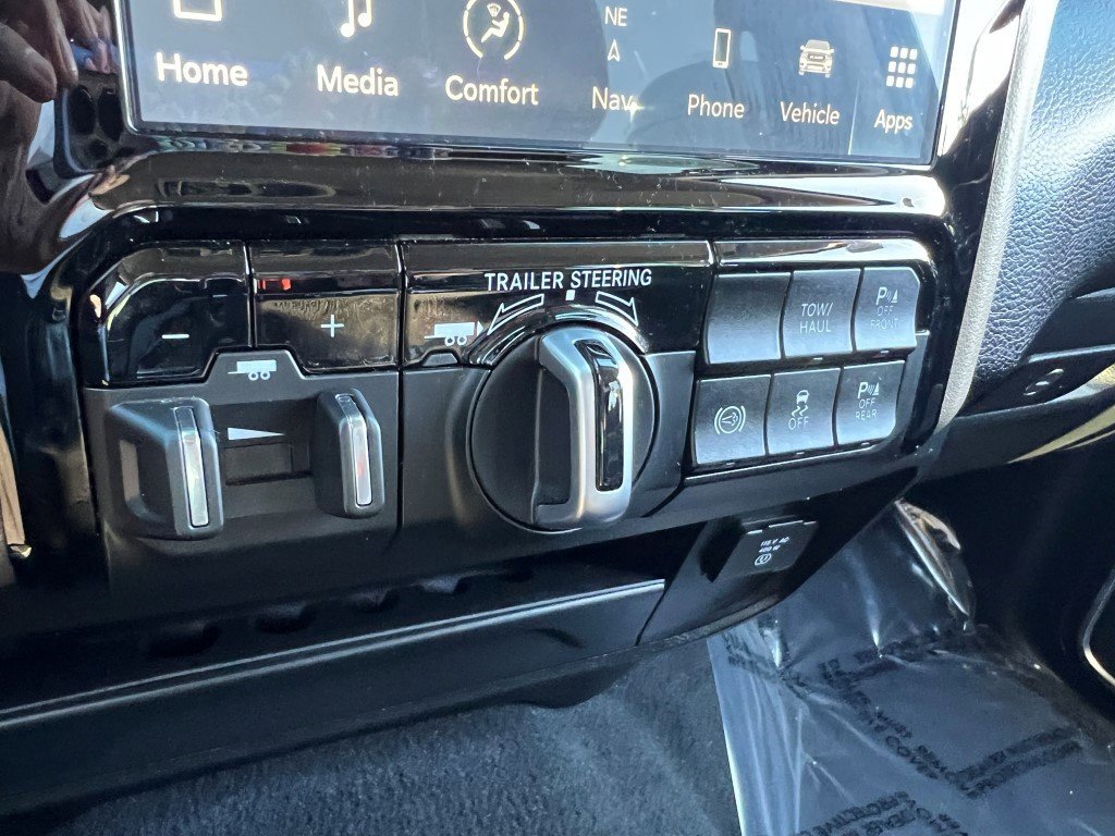 Used 2024 RAM 2500 Laramie w/ Safety Group image 52