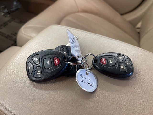Used 2011 Buick Lucerne CXL w/ Driver Confidence Package image 35
