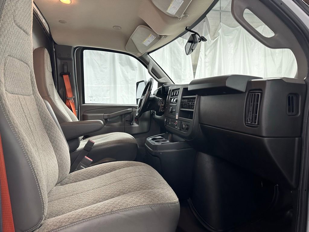 Used 2022 Chevrolet Express 3500 w/ Power Convenience Package image 41