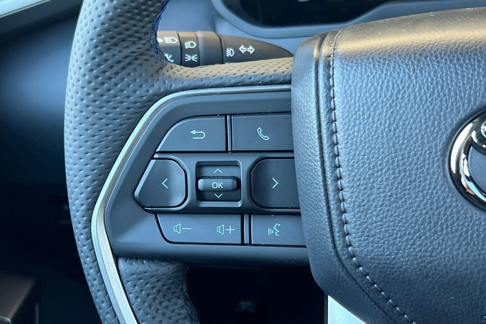 New 2026 Toyota Sequoia Platinum AWD/4WD image 28