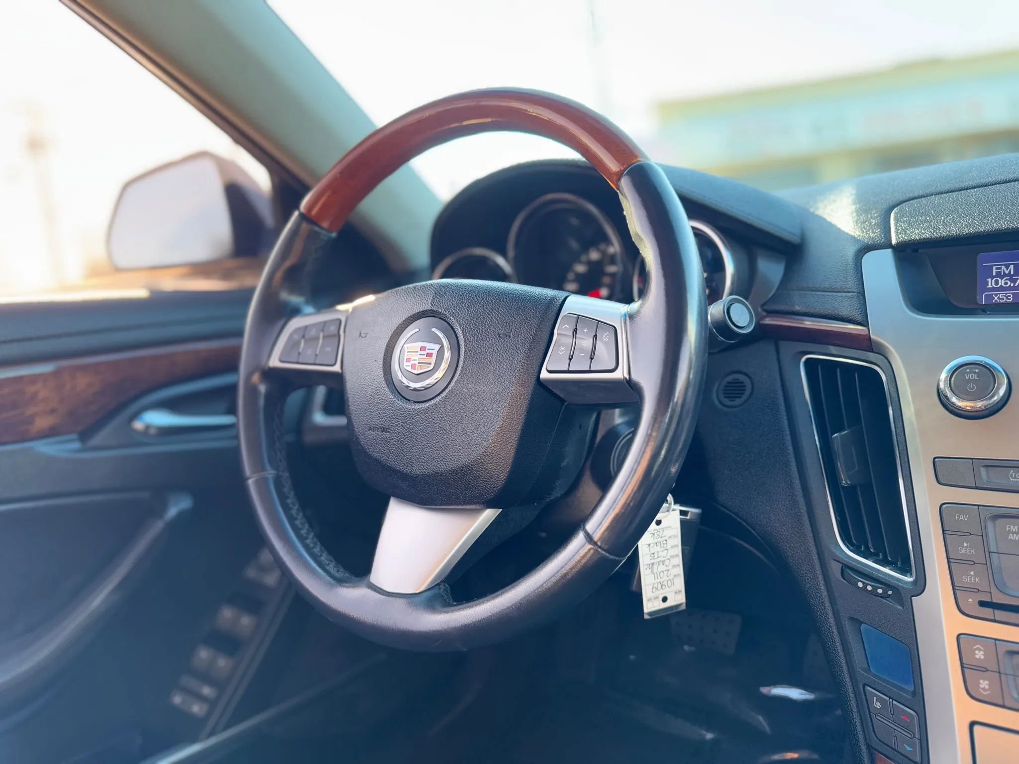 Used 2011 Cadillac CTS Luxury RWD image 25