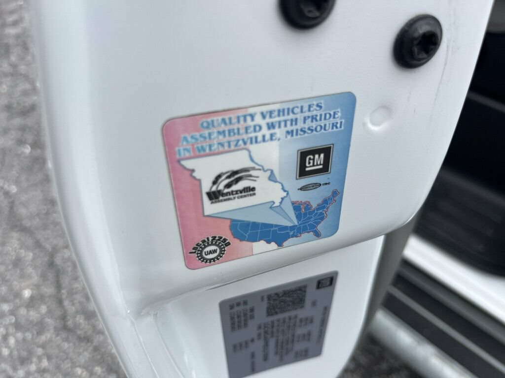 Used 2025 Chevrolet Express 2500 w/ Driver Convenience Package RWD image 26