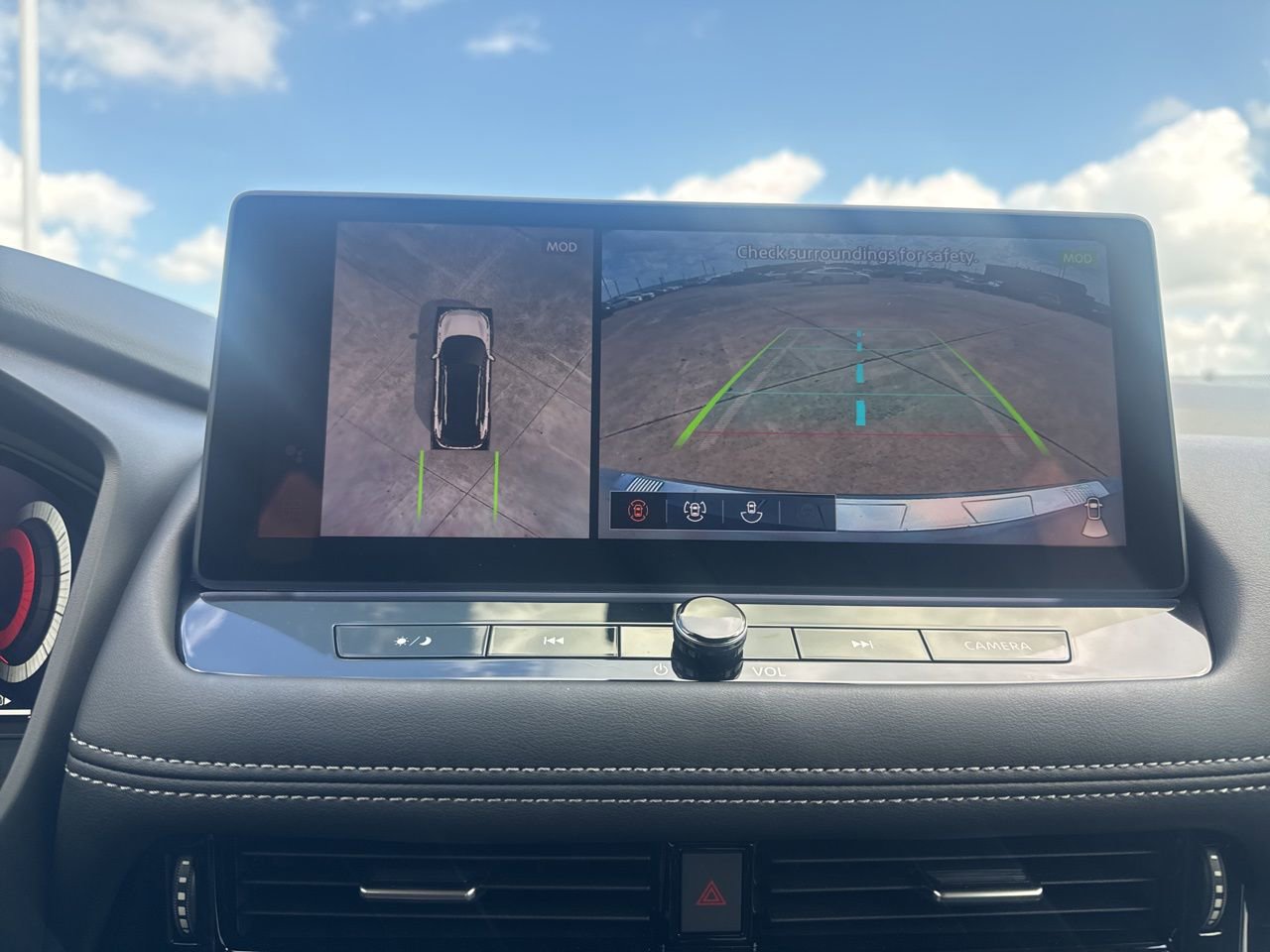 Certified 2025 Nissan Rogue SL w/ SL Premium Package image 46