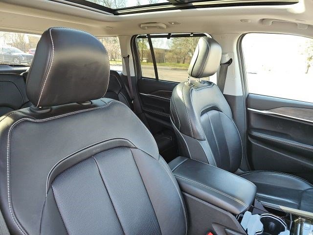 Used 2022 Jeep Grand Cherokee Limited 4xe w/ Luxury Tech Group II AWD/4WD image 12