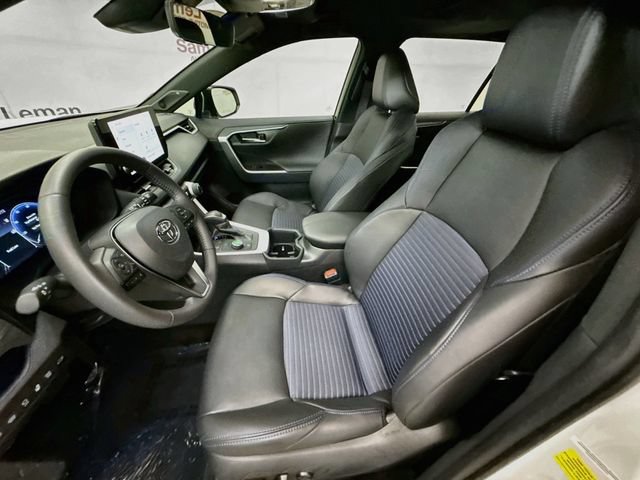 Used 2025 Toyota RAV4 XSE w/ Advanced Technology Package AWD/4WD image 21