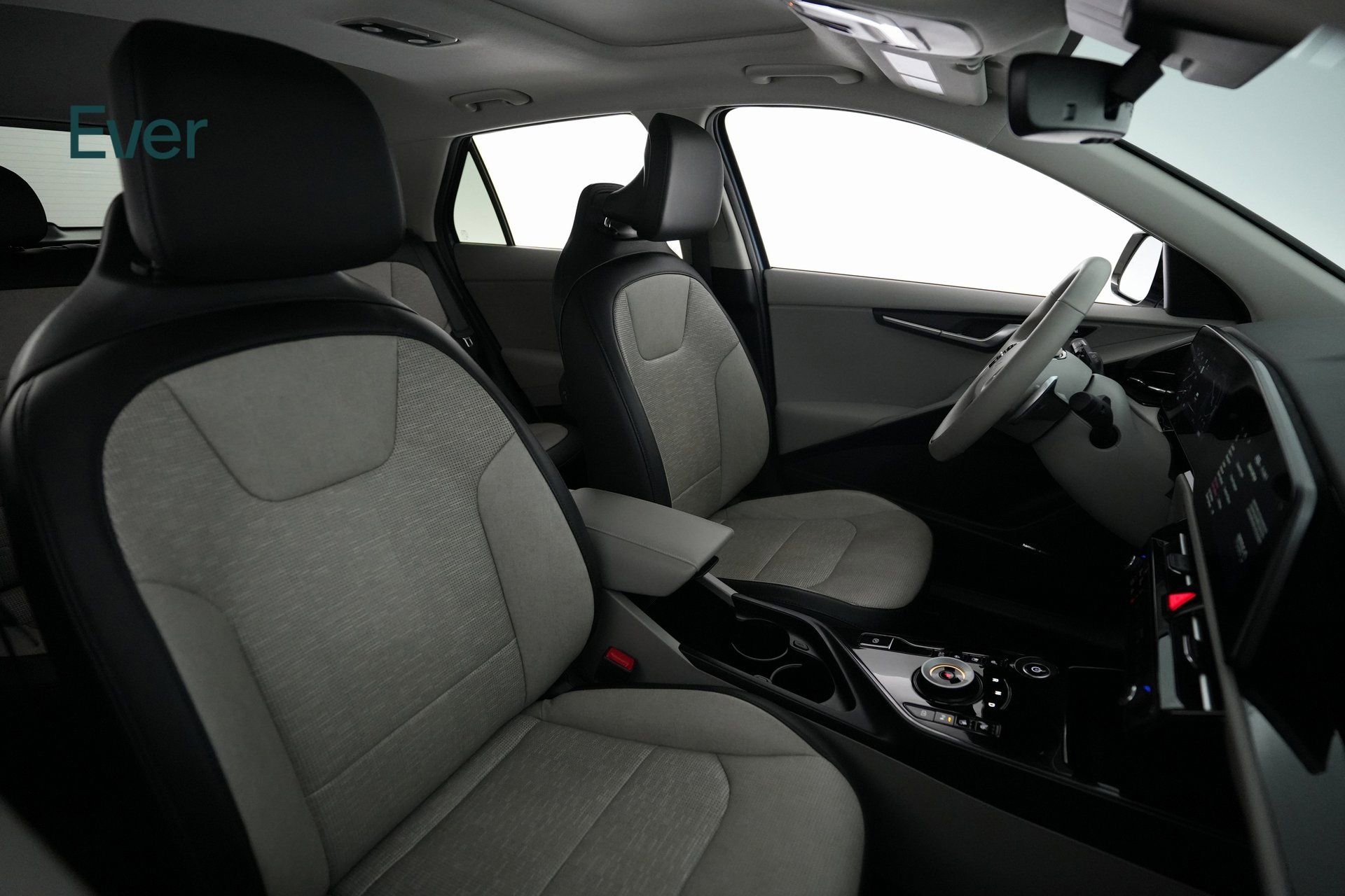 Used 2024 Kia Niro Wave w/ Wave Preserve Package image 8