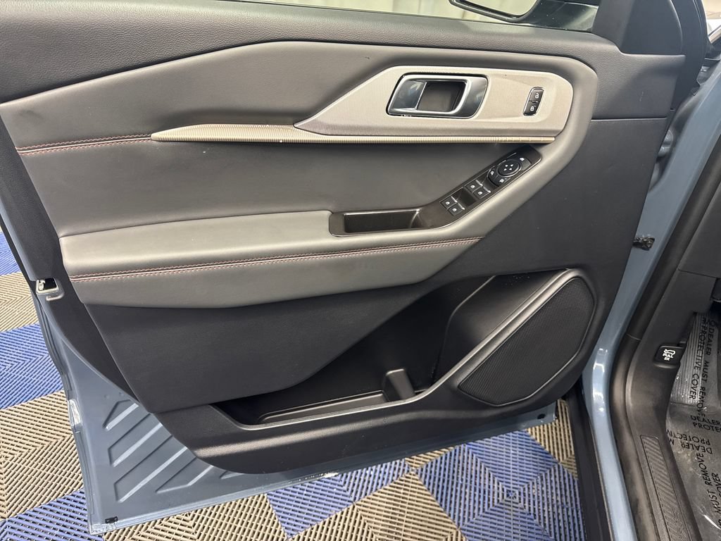 Certified 2026 Ford Explorer Active w/ Active Comfort Package RWD image 11