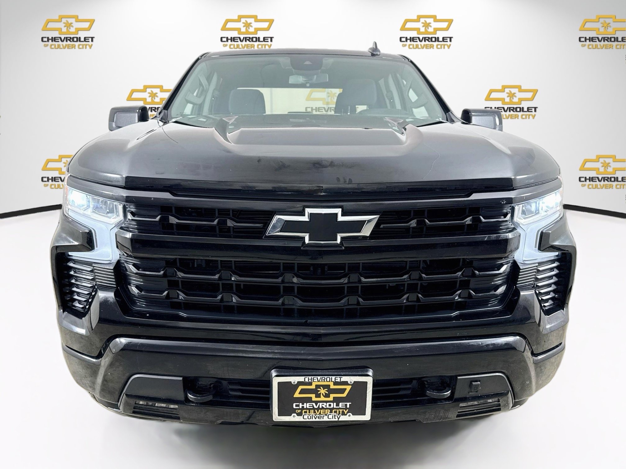 Used 2024 Chevrolet Silverado 1500 RST w/ Z71 Off-Road Package AWD/4WD image 2