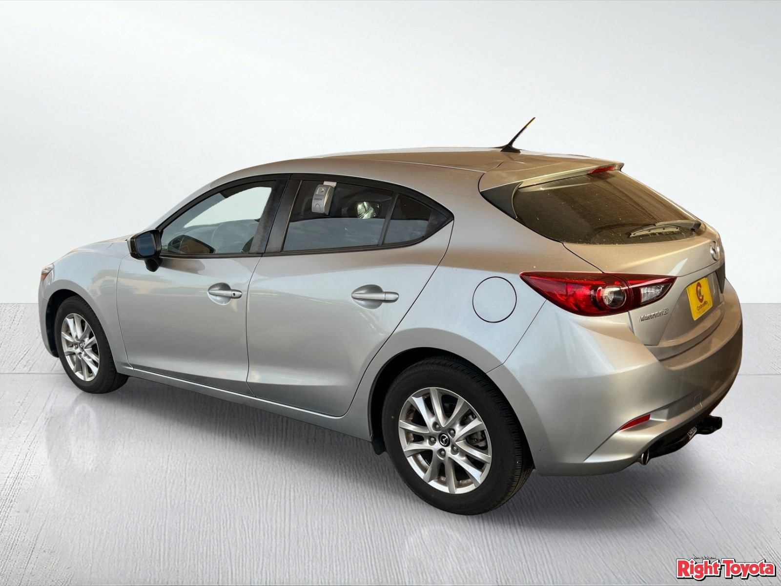 Used 2018 MAZDA MAZDA3 Sport FWD image 3