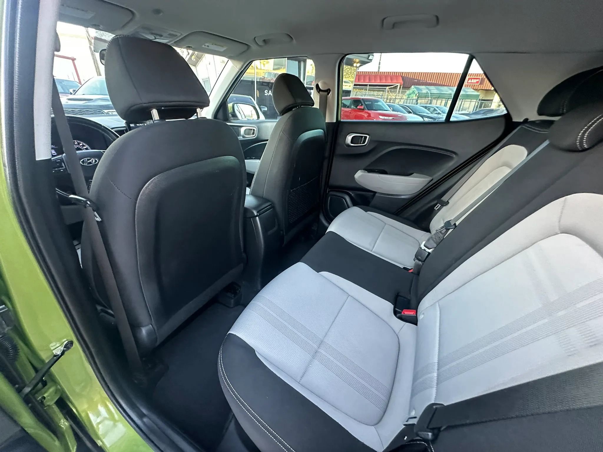 Used 2021 Hyundai Venue SEL FWD image 10