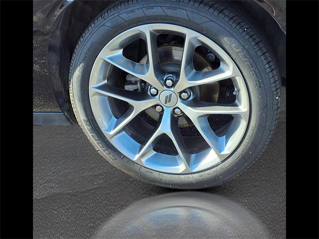 Used 2022 Dodge Challenger GT image 31