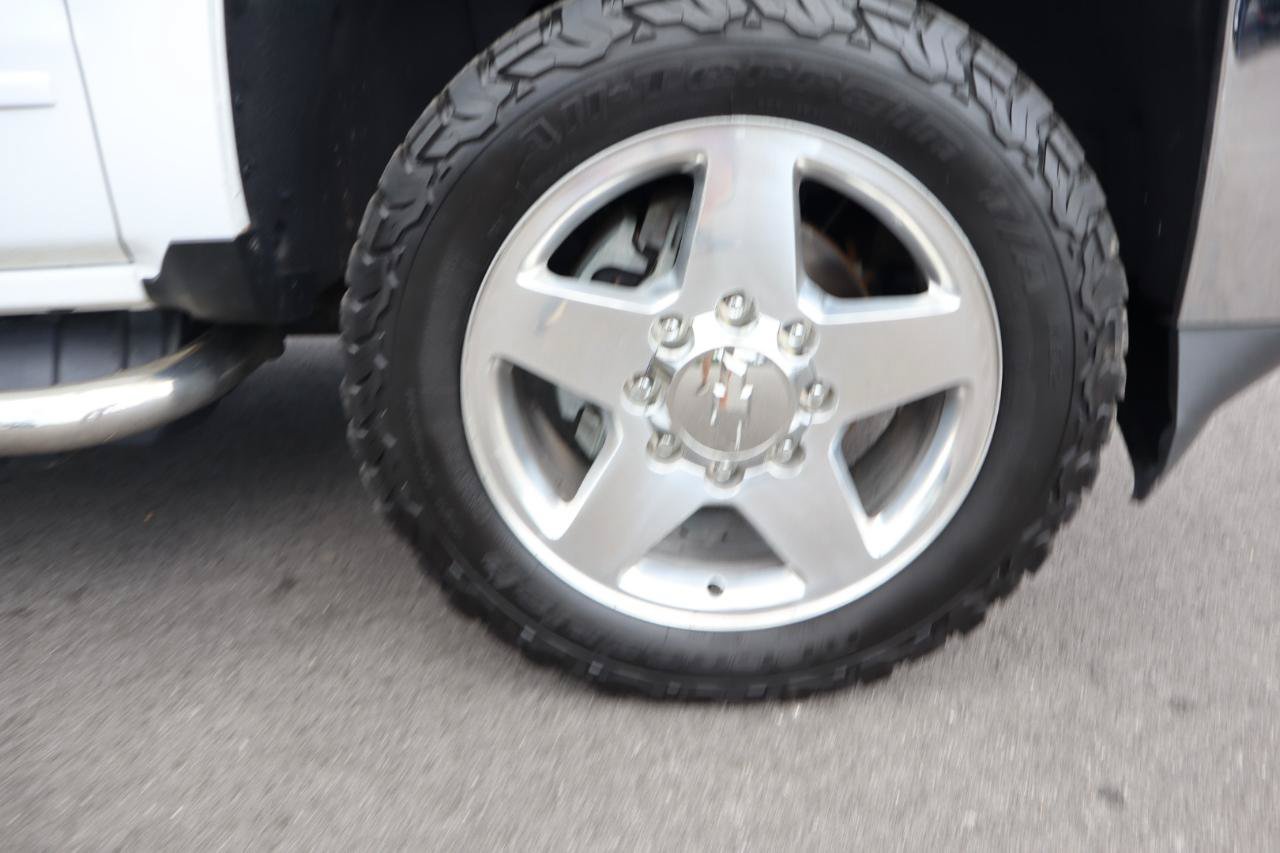 Used 2019 Chevrolet Silverado 2500 LT AWD/4WD image 18