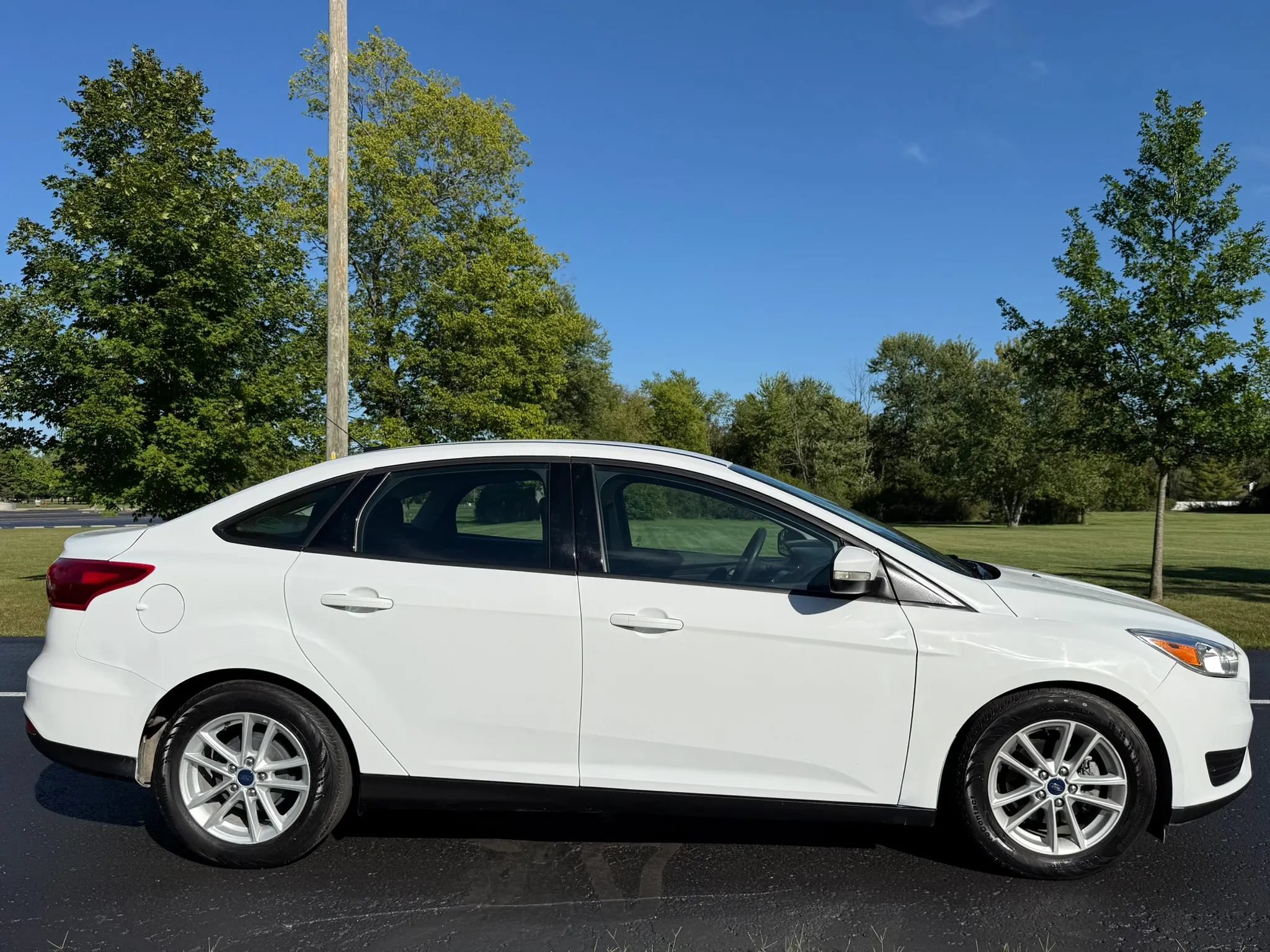 Used 2018 Ford Focus SE FWD image 4