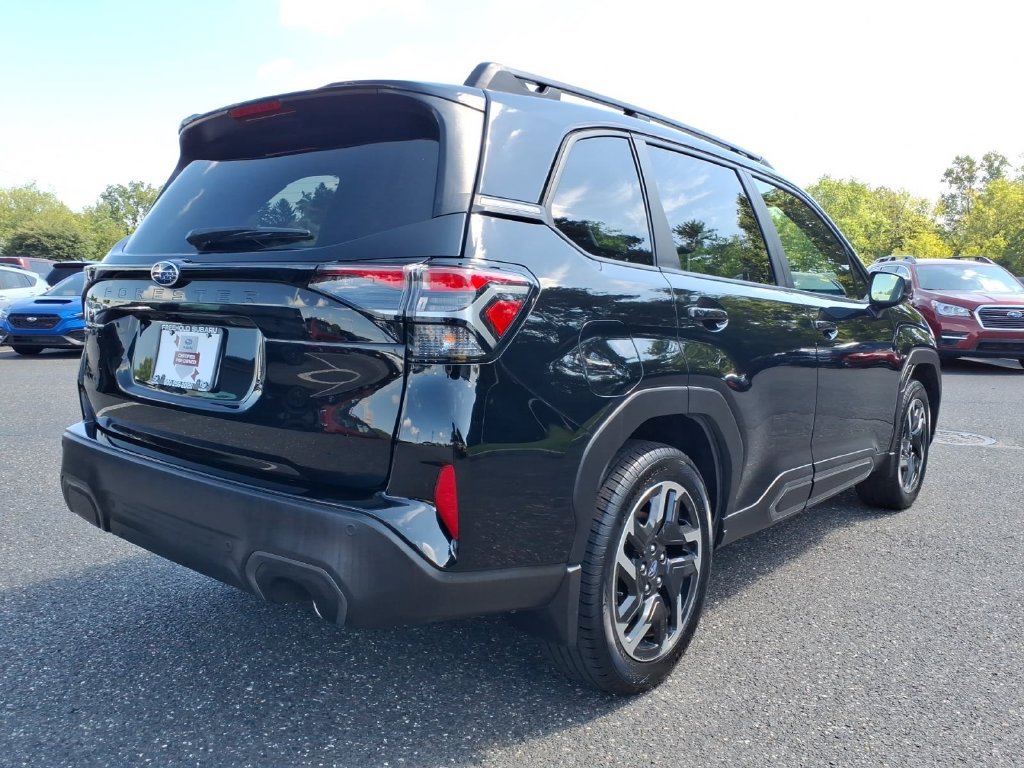 Used 2025 Subaru Forester Limited AWD/4WD image 19