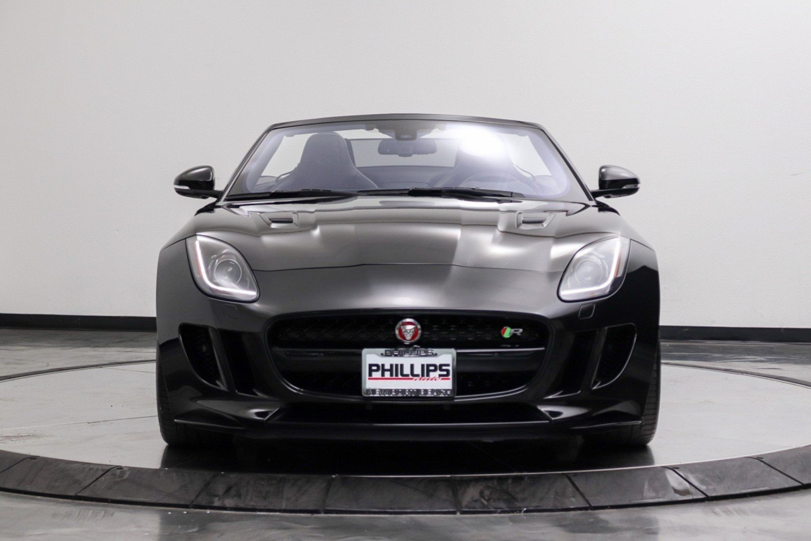 Used 2017 Jaguar F-TYPE R AWD/4WD image 16