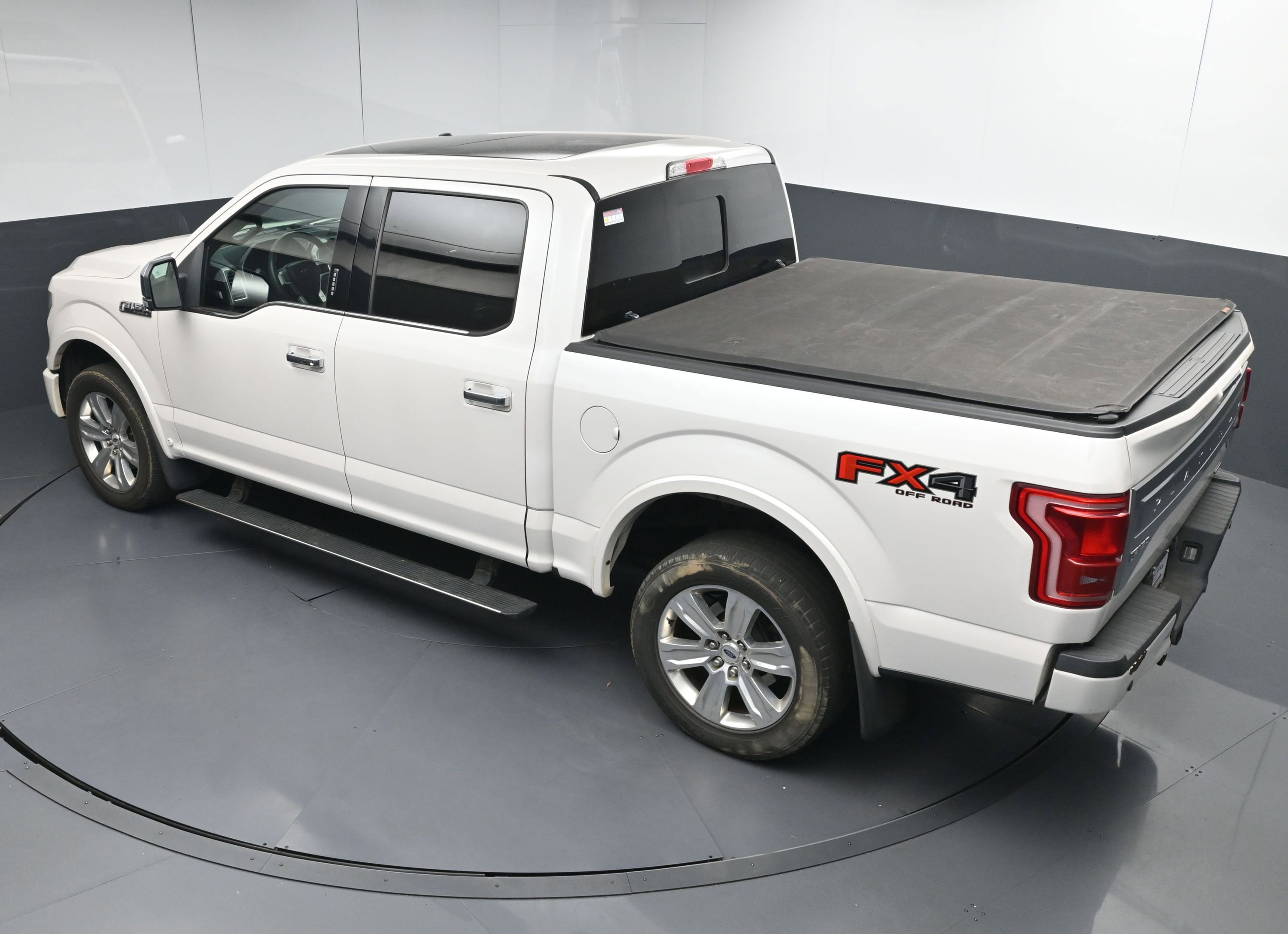 Used 2015 Ford F150 Platinum w/ Equipment Group 701A Luxury image 47