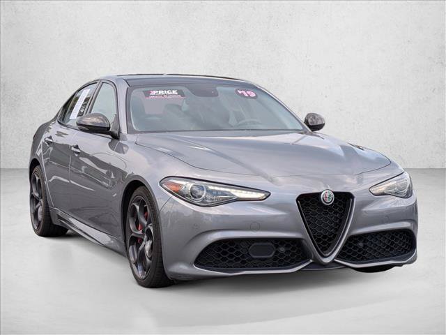 Used 2019 Alfa Romeo Giulia Ti RWD image 3