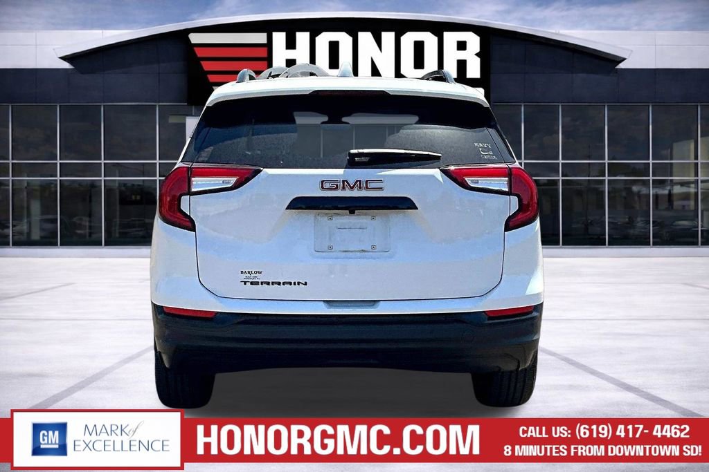 Used 2022 GMC Terrain SLE w/ Driver Convenience Package image 5