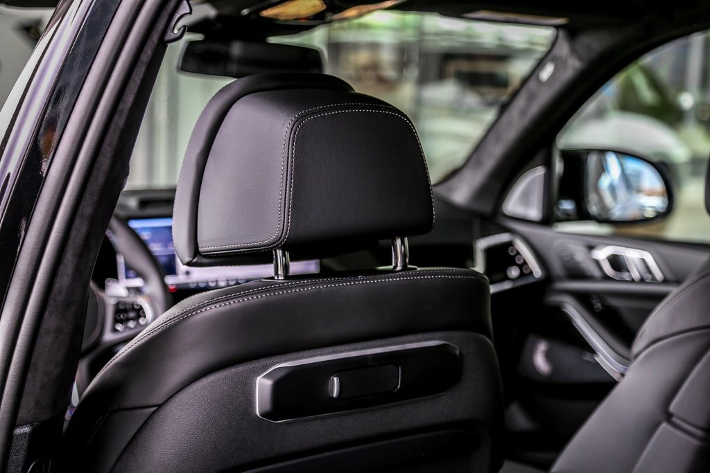 New 2026 BMW X5 M60i image 25