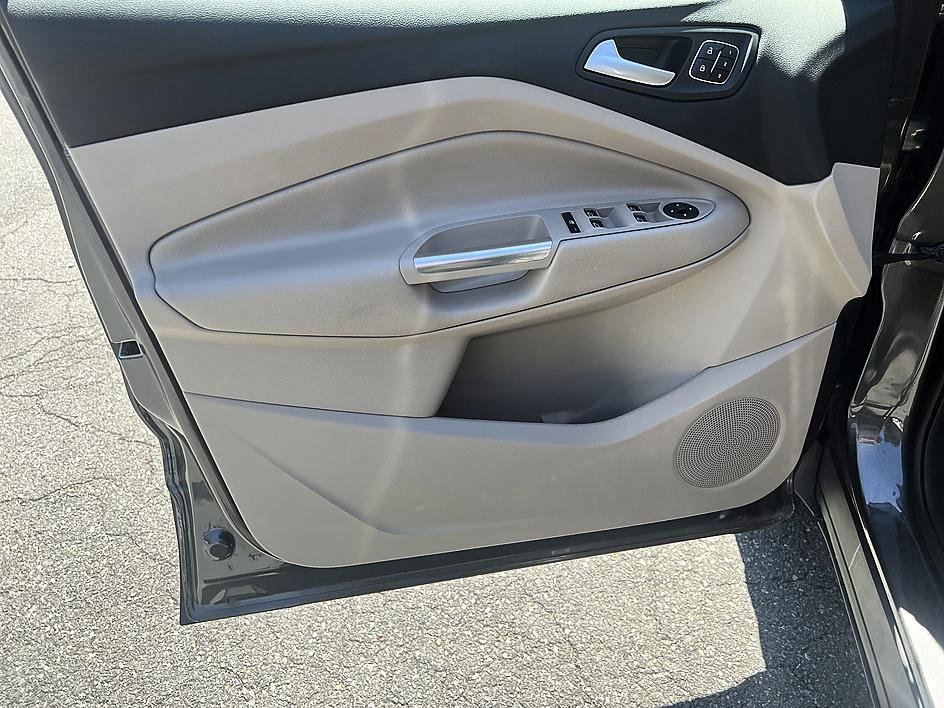 Used 2019 Ford Escape Titanium AWD/4WD image 9