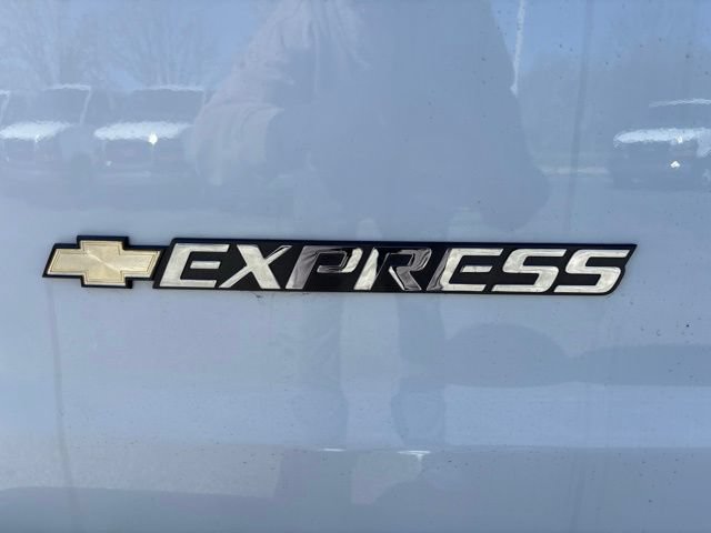 Used 2024 Chevrolet Express 2500 w/ Driver Convenience Package RWD image 6
