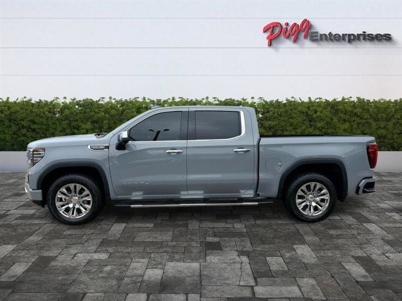 Used 2025 GMC Sierra 1500 Denali w/ Technology Package AWD/4WD image 3