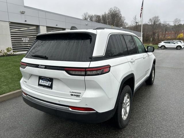 Used 2023 Jeep Grand Cherokee Laredo AWD/4WD image 8
