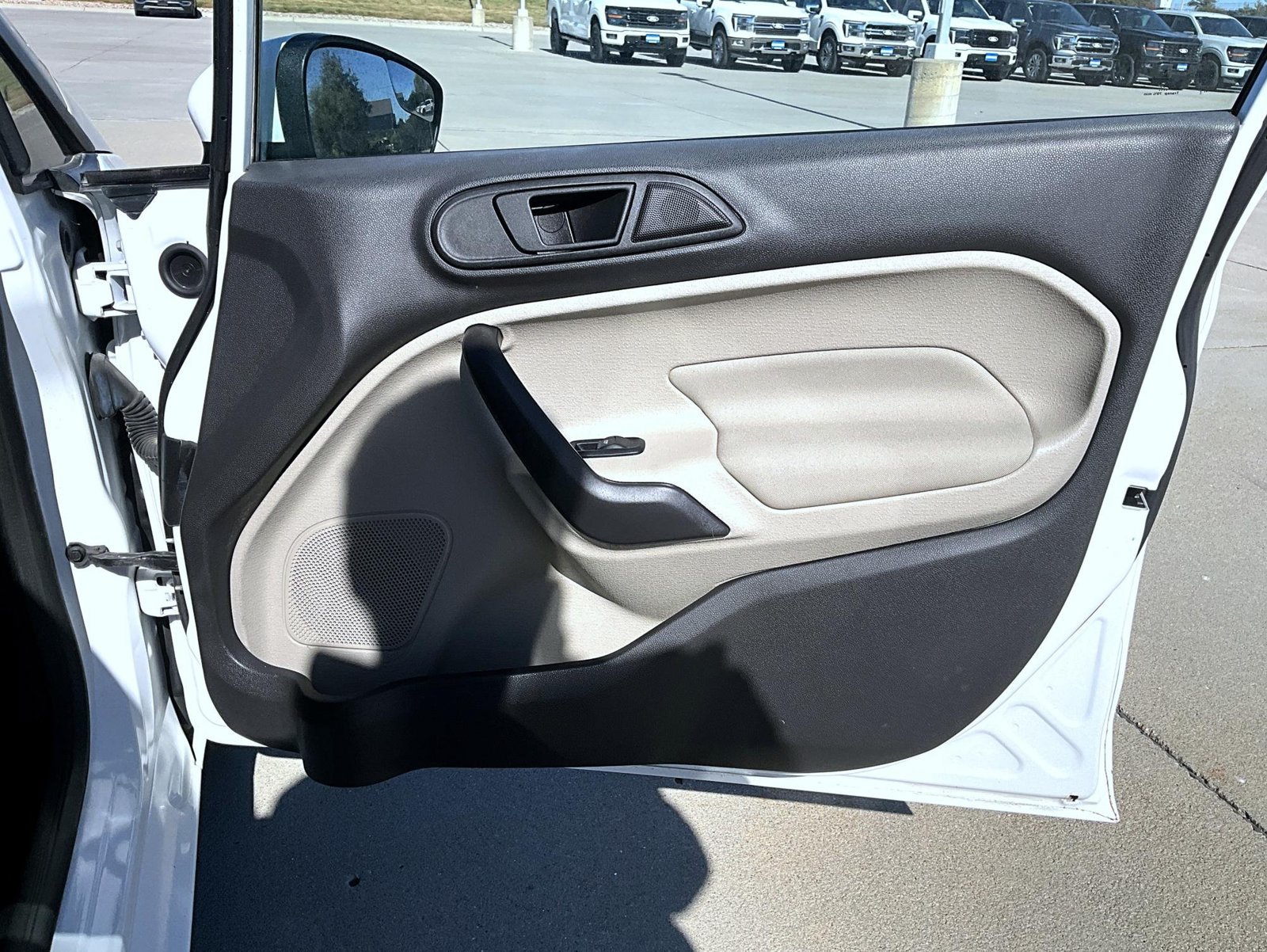 Used 2017 Ford Fiesta SE FWD image 16