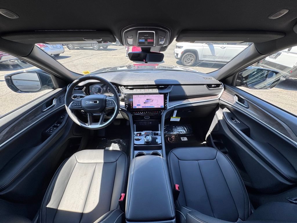New 2026 Jeep Grand Cherokee Limited AWD/4WD image 10