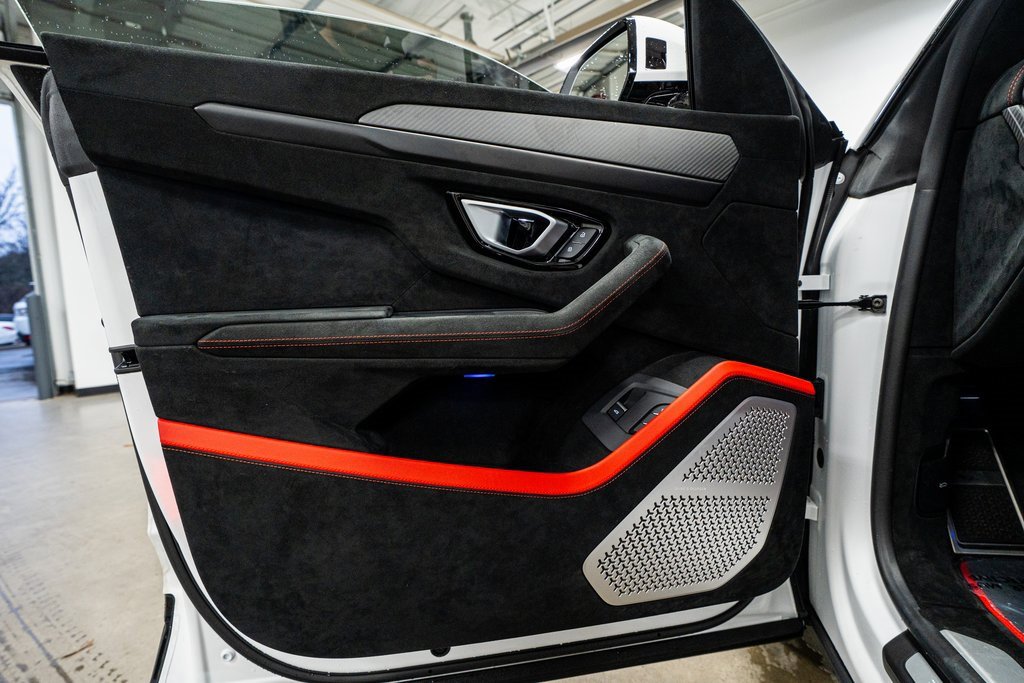 Used 2024 Lamborghini Urus Performante image 36