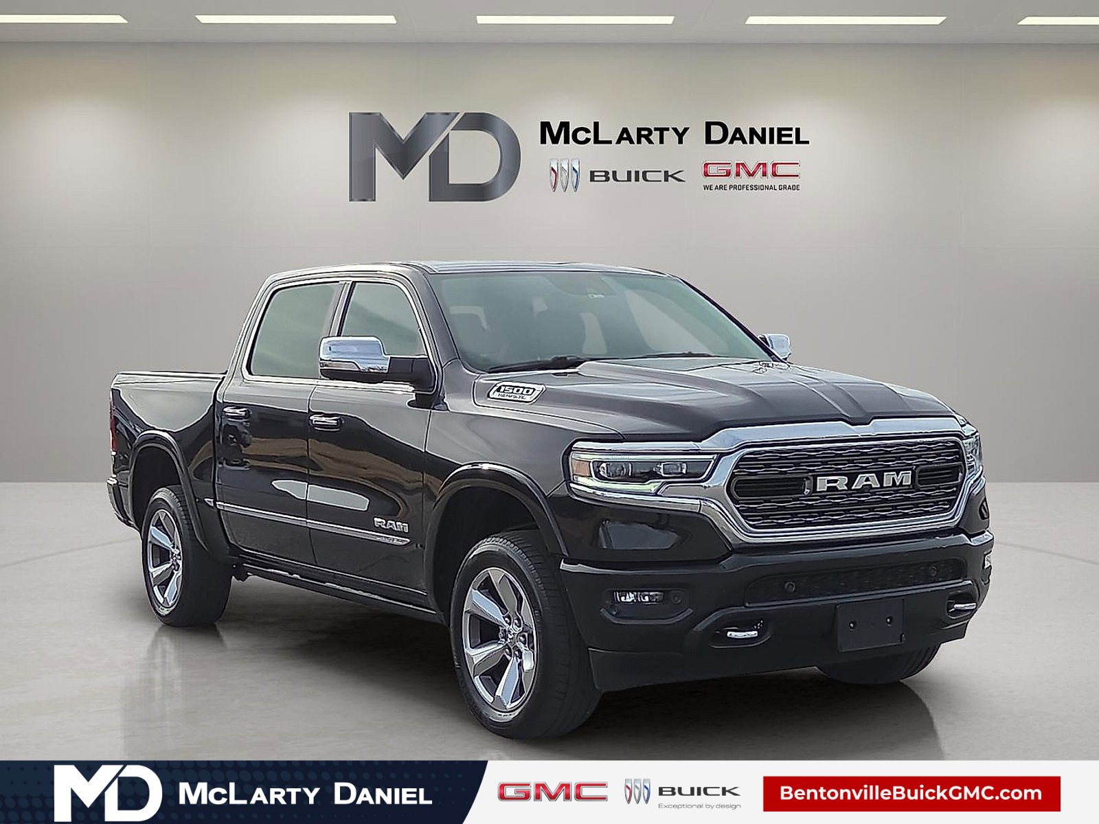 Used 2020 RAM 1500 Limited image 1