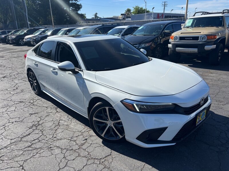 Used 2024 Honda Civic Touring image 2