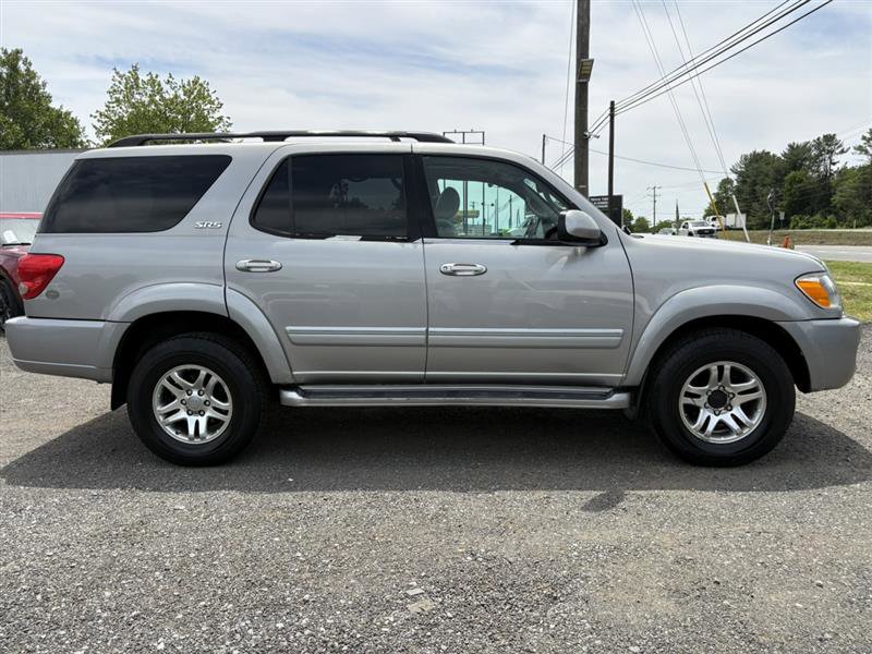 Used 2005 Toyota Sequoia SR5 AWD/4WD image 5
