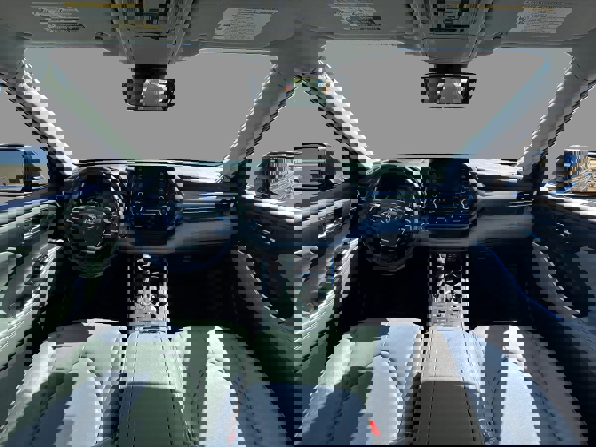 Used 2022 Toyota Highlander XLE image 21