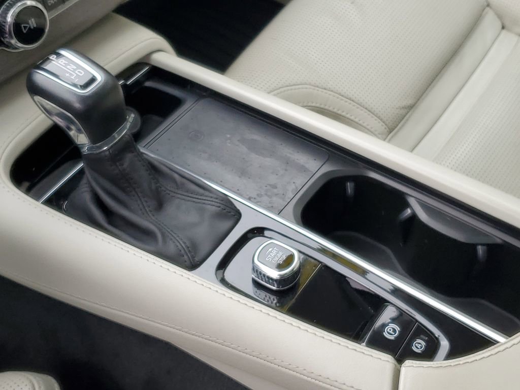 Used 2022 Volvo XC90 T6 Inscription w/ Advanced Package image 24