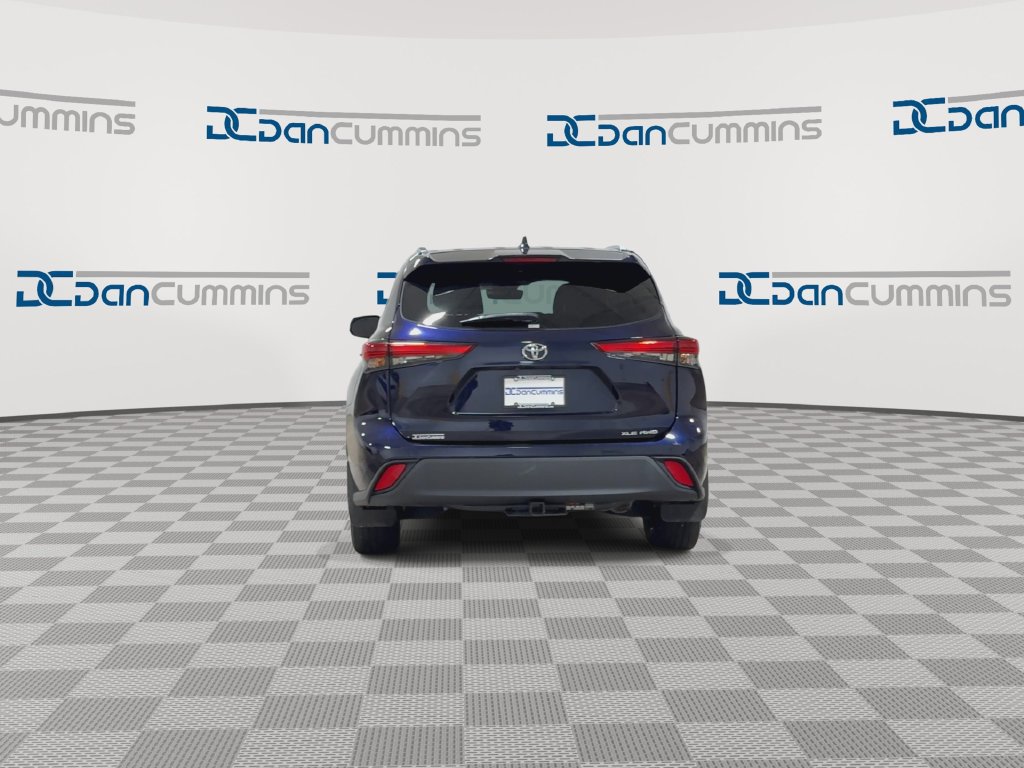 Used 2020 Toyota Highlander XLE AWD/4WD image 7