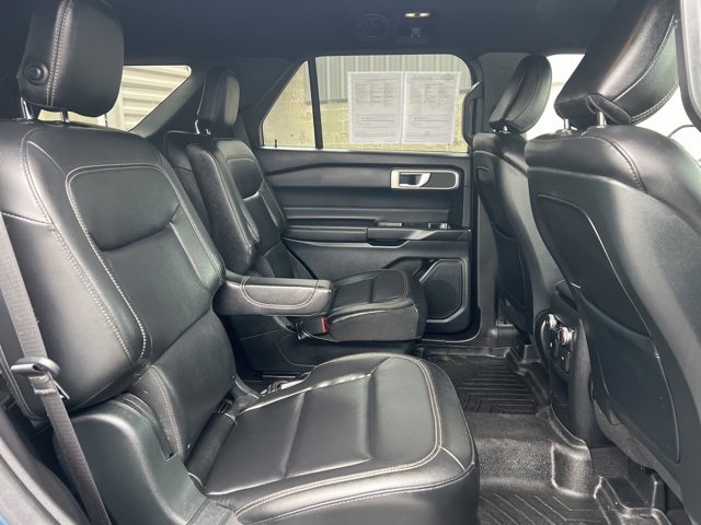 Used 2020 Ford Explorer XLT w/ Equipment Group 202A image 13