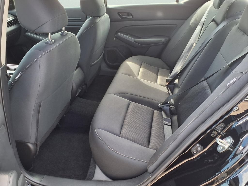 Used 2025 Nissan Altima 2.5 SV FWD image 24