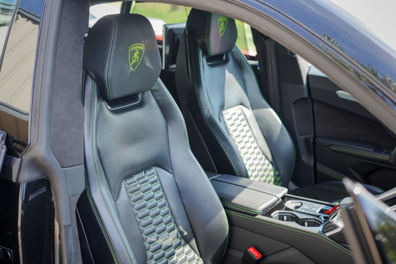 Used 2019 Lamborghini Urus AWD/4WD image 18
