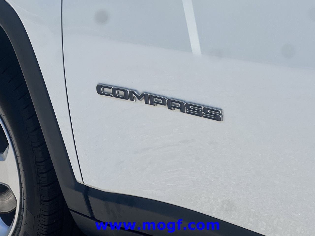Used 2018 Jeep Compass Latitude w/ Popular Equipment Group FWD image 29