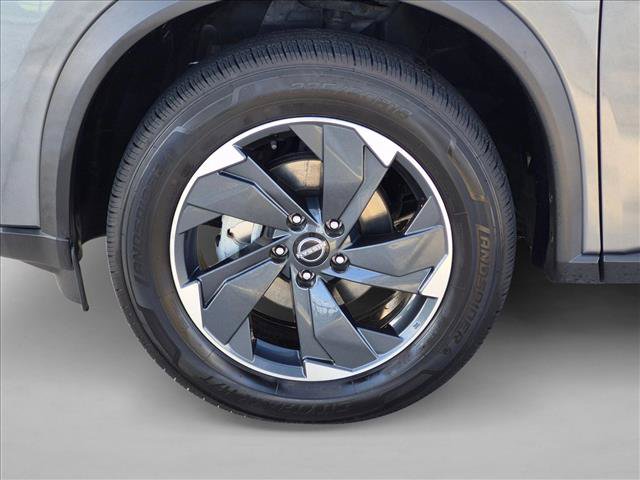 Used 2024 Nissan Rogue SV AWD/4WD image 22
