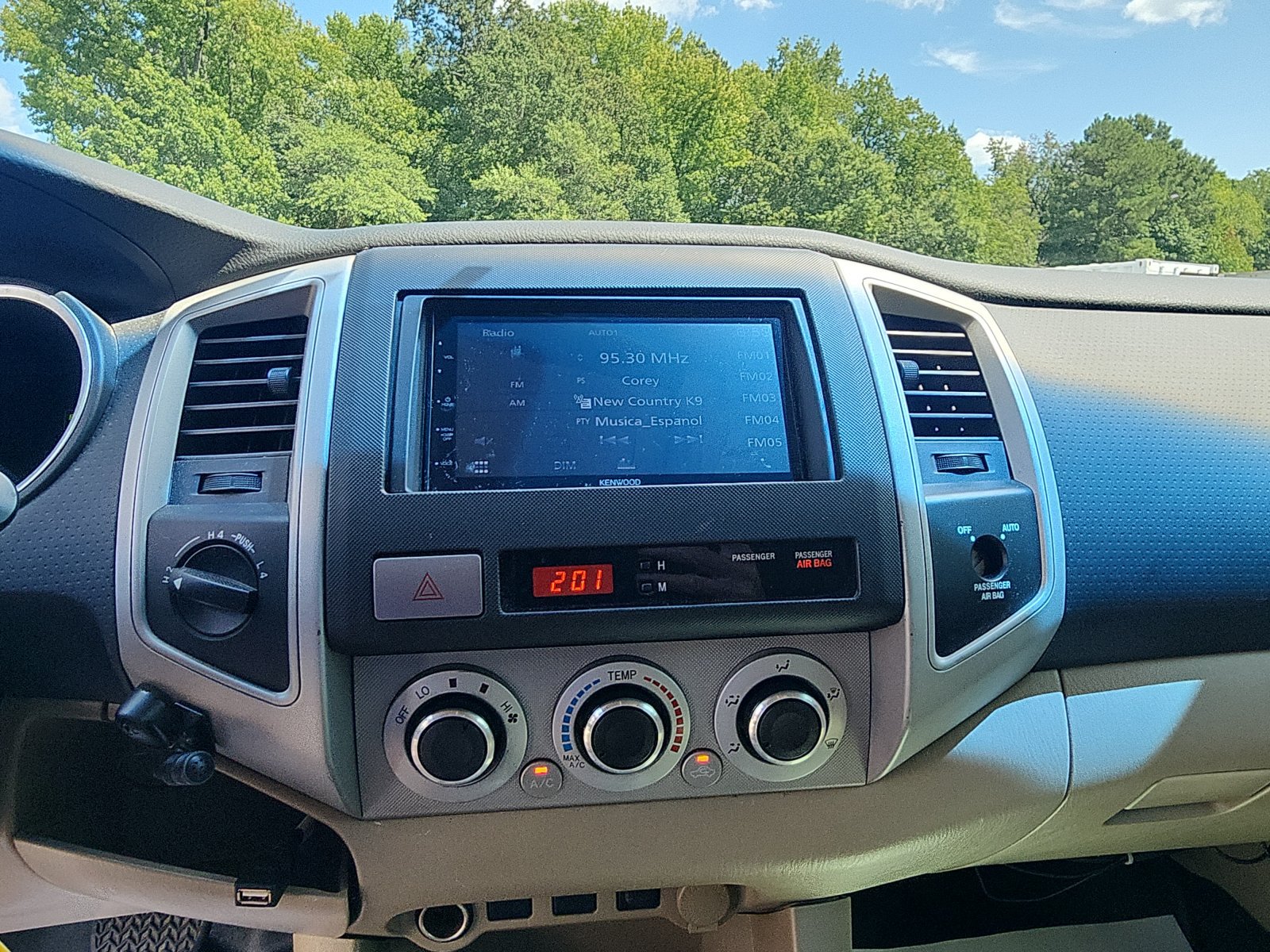 Used 2011 Toyota Tacoma 4x4 Access Cab V6 w/ SR5 Pkg #2 image 17