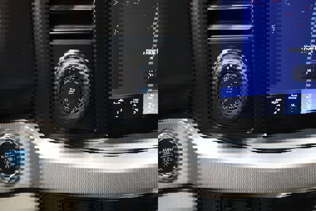 Used 2025 Ford F350 Platinum w/ Platinum Plus Package image 34