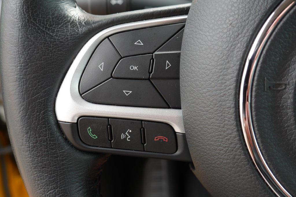 Used 2023 Jeep Renegade Latitude w/ Premium Group AWD/4WD image 21