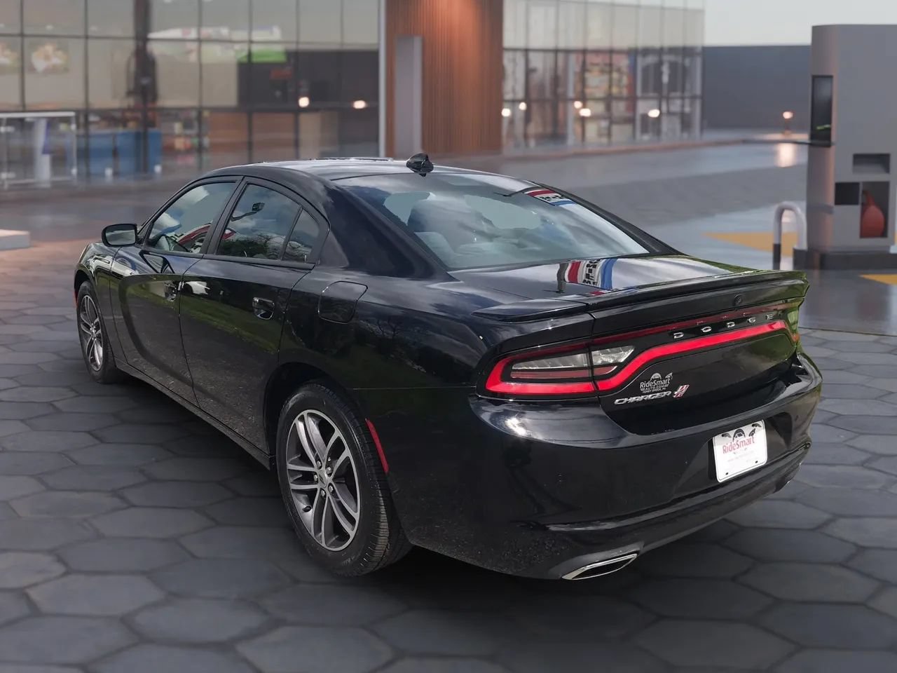 Used 2019 Dodge Charger SXT AWD/4WD image 5