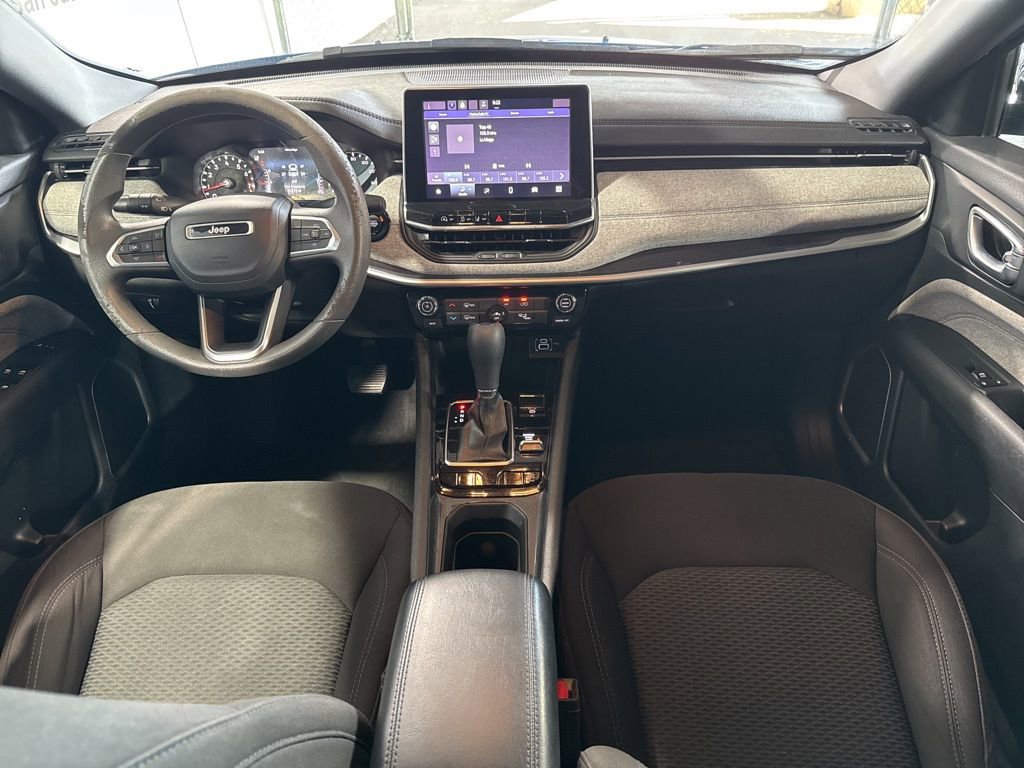 Used 2023 Jeep Compass Sport image 28