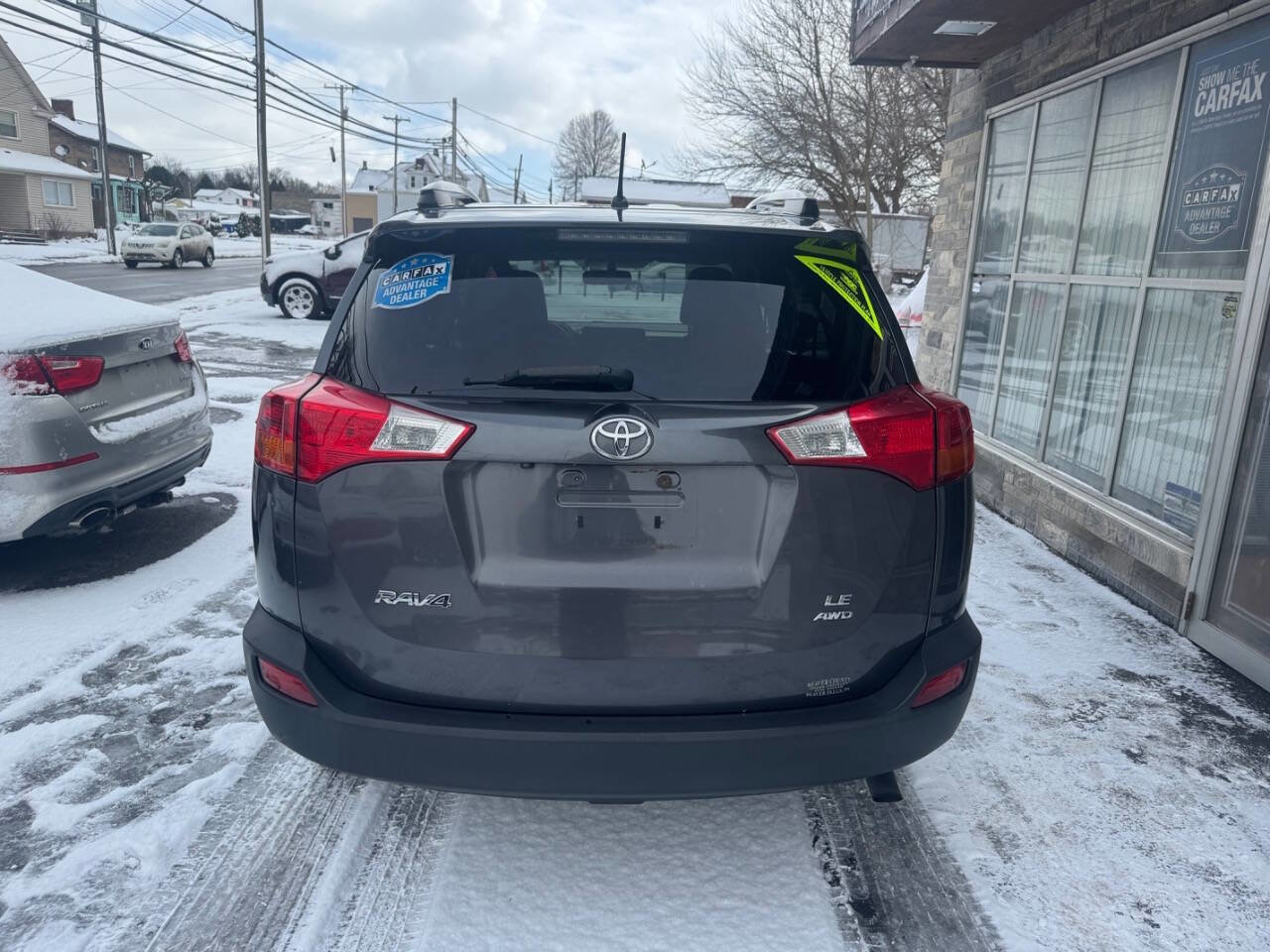 Used 2015 Toyota RAV4 LE image 4